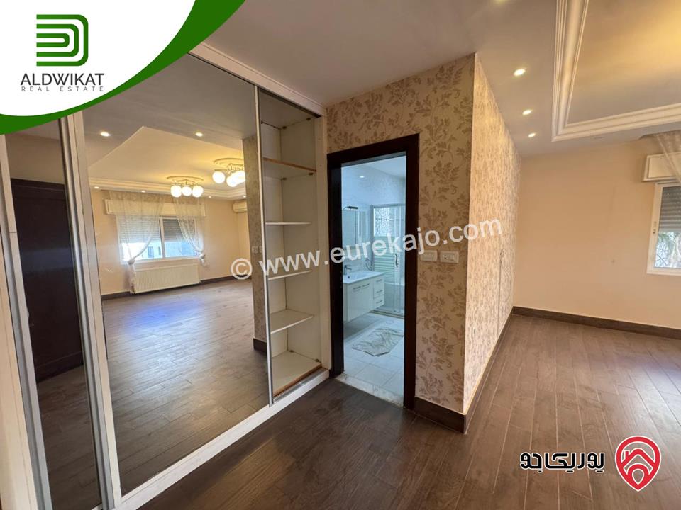 شقة طابق ثاني طابقية للبيع في عمان - دير غبار مساحة 265م ومساحة الترس 10م موقع اطلالة