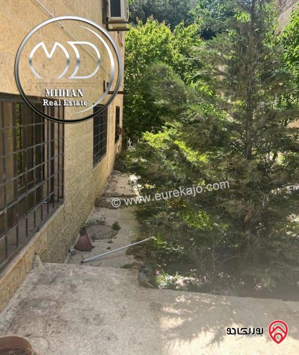 شقة أرضية فارغة للايجار في عمان - ضاحية الرشيد مساحة 220م مع ترس و حديقة 250م بسعر مميز
