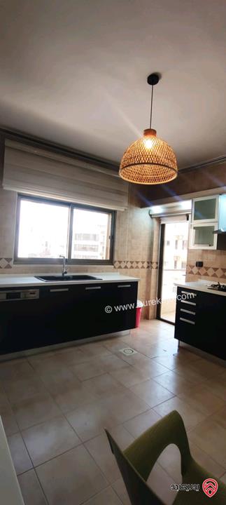 شقة طابق ثالث مساحة 200م للايجار في عمان - دير غبار