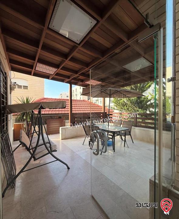 شقة مميزة مساحة 205م داخلي و 100م خارجي للبيع في عمان - ضاحية النخيل