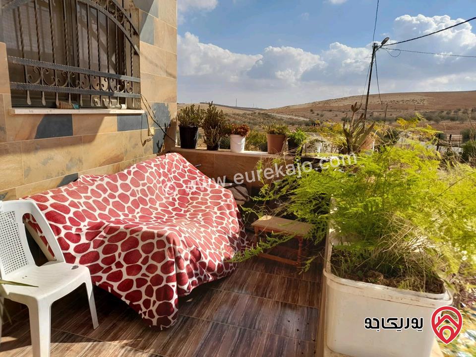 منزل مساحة 140م على أرض 5 دونم للبيع في المفرق قضاء رحاب 