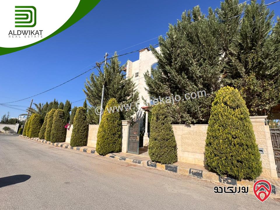 فيلا مستقلة للبيع في منجا/ مادبا مساحة البناء 1400م ومساحة الارض 1000م موقع مميز فلل حديثة