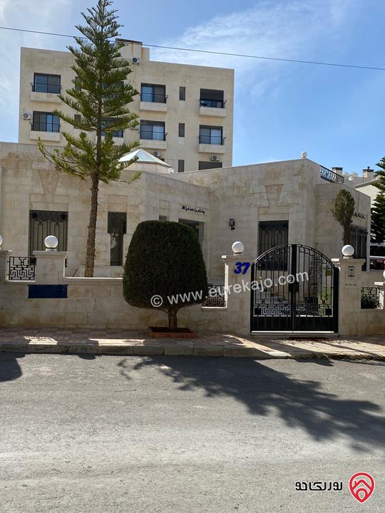 ڤيلا فاخرة مساحة 350م على أرض 891م للبيع في عمان - ضاحية النخيل