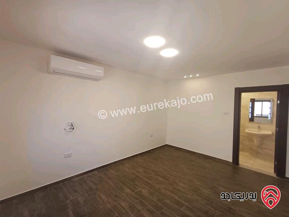 روف فارغ مساحة 130م للايجار في عمان - خلدا