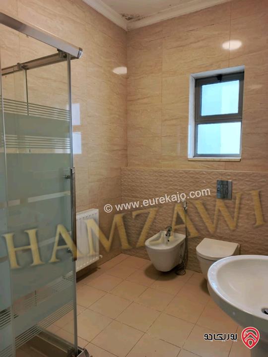 شقة مميزة شبه ارضية مساحة 200م داخلي و 120م خارجي للايجار في عمان - حي الصحابة 