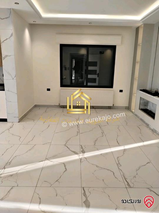 شقة جديدة طابق ثالث مساحة 205متر للإيجار في عمان - خلدا 