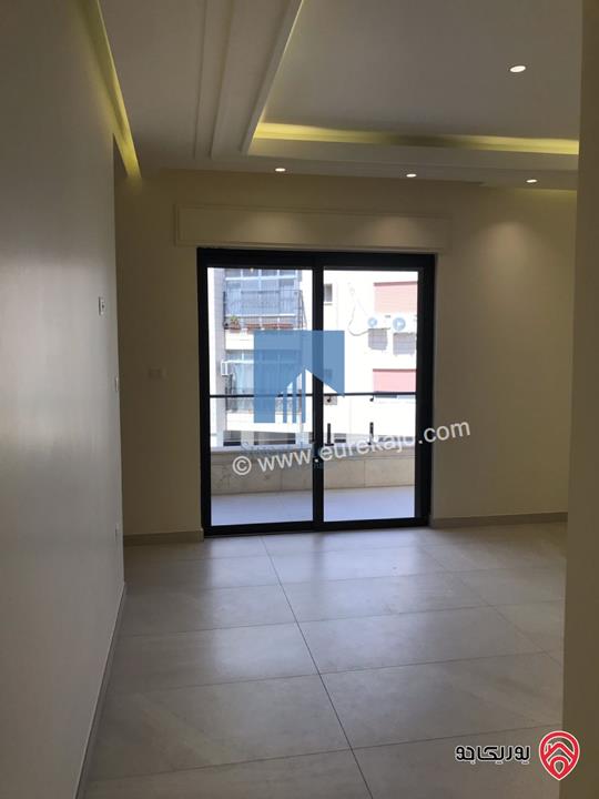 شقة طابقية فاخرة طابق اول مساحة 235م للبيع في عمان - الجندويل تشطيب سوبر ديلوكس لم تسكن