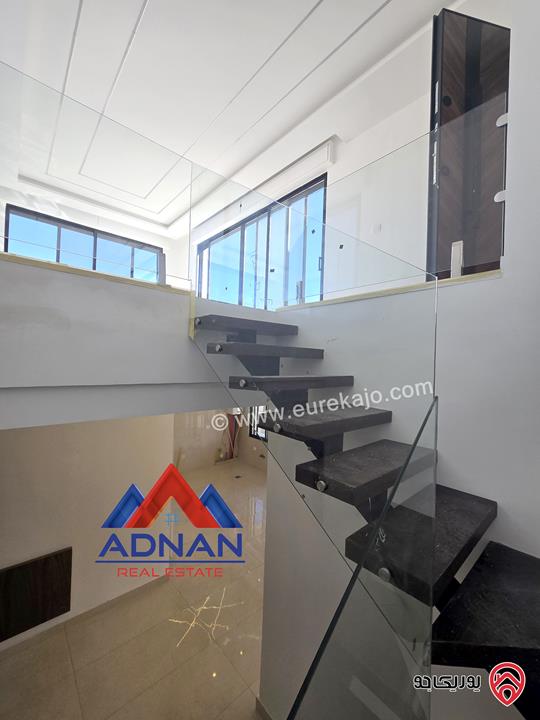 شقة طابق ثالث دوبلكس مساحة 170م للإيجار في عمان - الشميساني