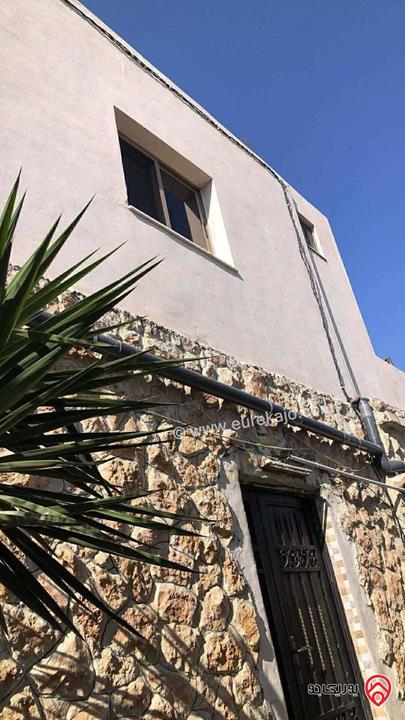بيت مستقل طابقين على أرض 330م للبيع في اربد - البارحة
