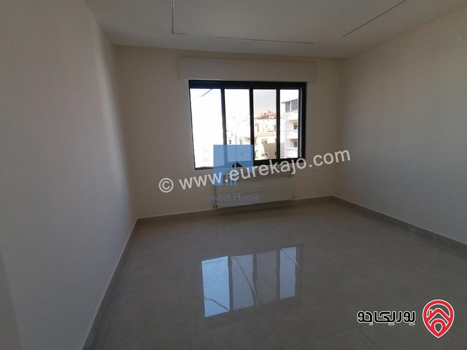 شقة فاخرة للبيع في عمان أم السماق - خلف السيتي مول وقرب مكة مول طابق ارضي 250م تشطيب سوبر ديلوكس لم تسكن