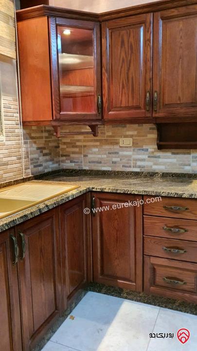 شقة شبه ارضية مساحة 190م داخلي و 200م خارجي فارغة للايجار في عمان - ضاحية النخيل