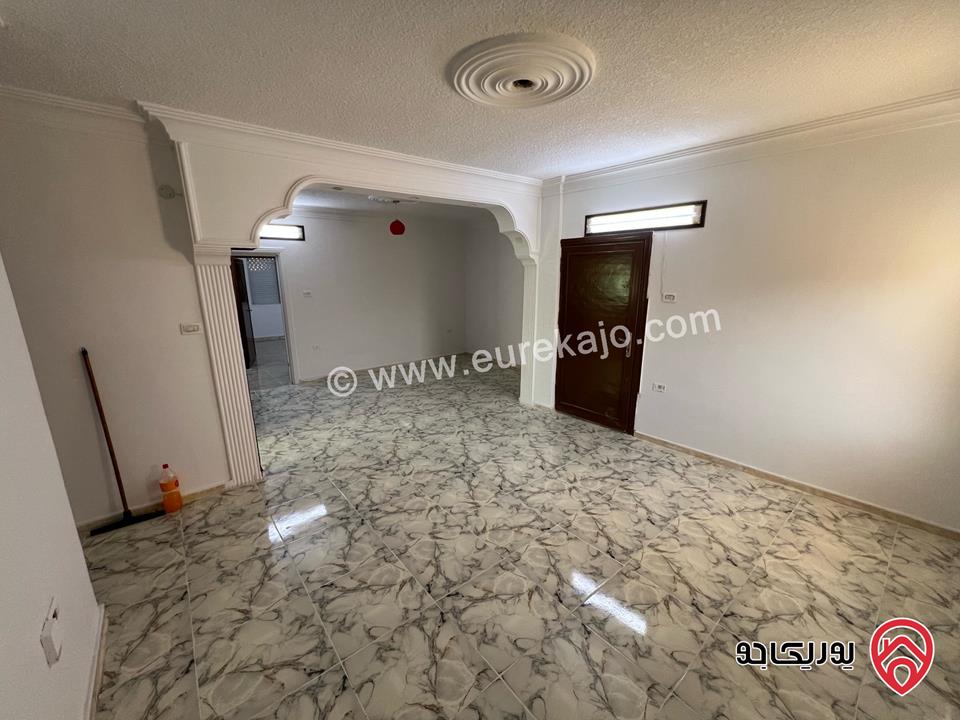 شقة ديلوكس طابق ثاني مساحة 137م للبيع في الزرقاء الجديدة شارع 16