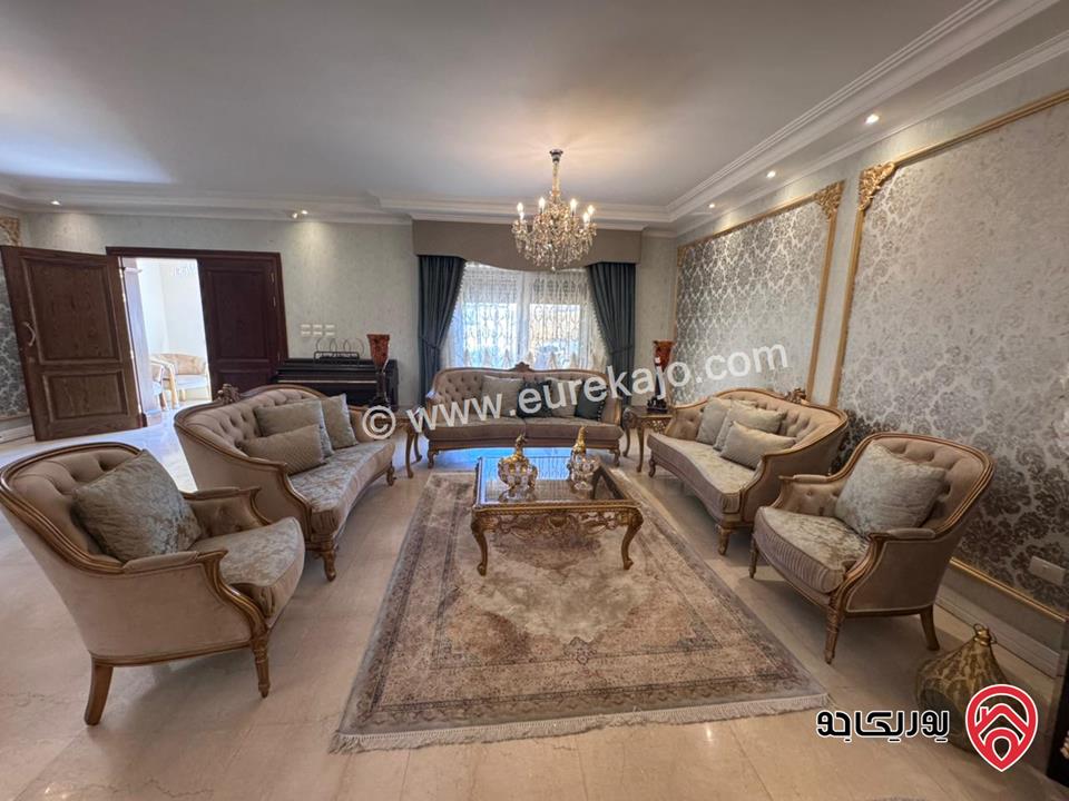 فيلا متلاصقة مفروشة للبيع في عمان - دابوق مساحة الارض 550م البناء 750م الحديقة 250م والترس 100م