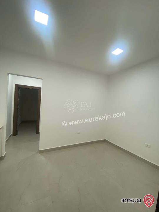 شقة فاخرة أرضية مساحة 386م داخلي و 300م خارجي للبيع في عمان - مرج الحمام / الحويطي