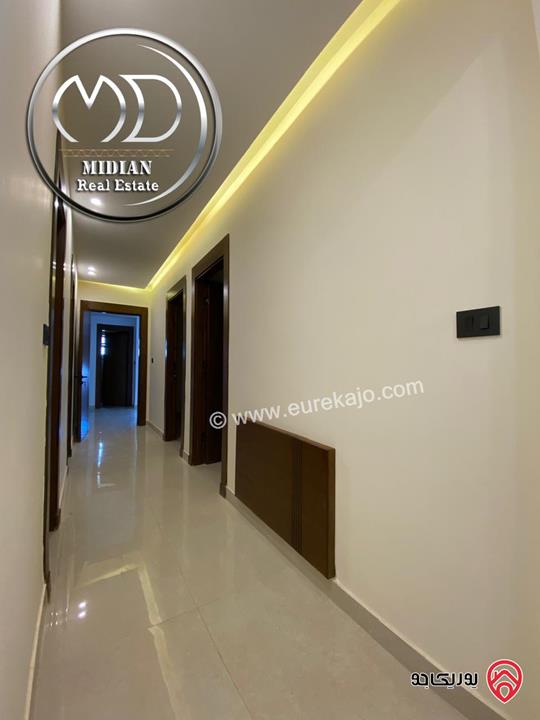 شقق جديدة للبيع في عمان - خلدا مساحات 220م 4 نوم تشطيبات و ديكورات عصرية فاخرة اطلالة جميلة بسعر مميز