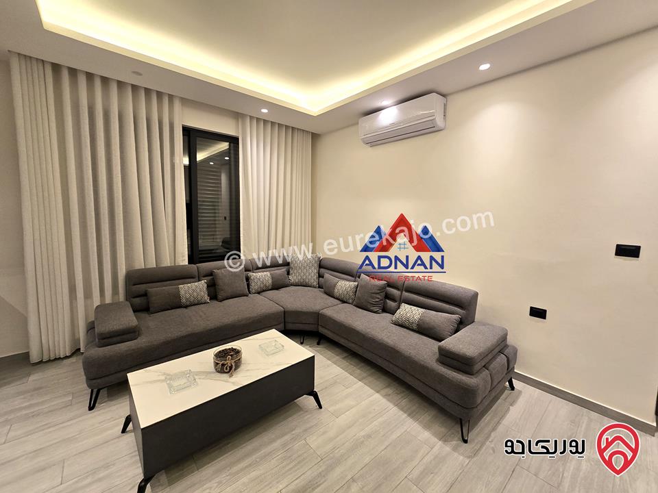 شقة ارضية جديدة مساحة 175م داخلي و 150م خارجي للايجار مفروشة في عمان - دير غبار