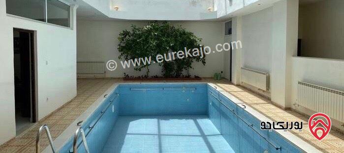 فيلا مساحة 620م مع مسبح على أرض 1200م للبيع في الحّمر