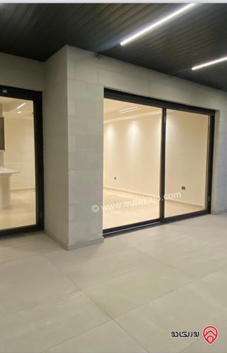 شقة جديدة شبه مفروشة مساحة 210م للايجار في عمان - دير غبار