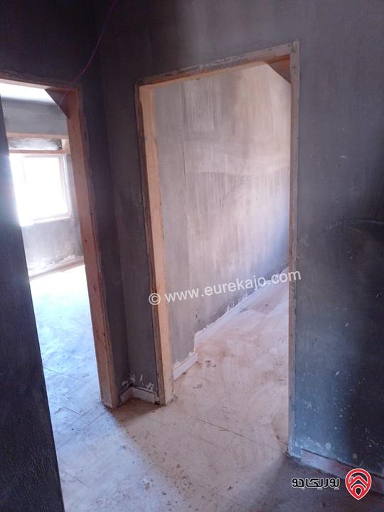 بيت مستقل غير مشطب مساحة 225م على أرض 900م للبيع في عمان - البيضاء