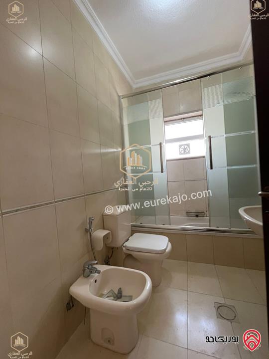 شقة طابق ثالث مع رووف مساحة 180م للايجار في عمان - الجاردنز 