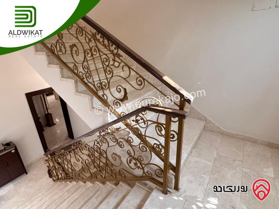 فيلا مستقلة للبيع في منجا/ مادبا مساحة البناء 1400م ومساحة الارض 1000م موقع مميز فلل حديثة