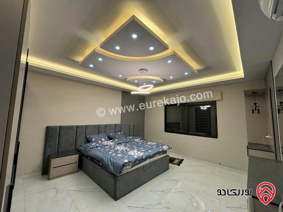 شقة كبيرة مساحة 200م داخلي مع ترس 120م للايجار مفروشة في عمان - الجبيهة حي المنصور