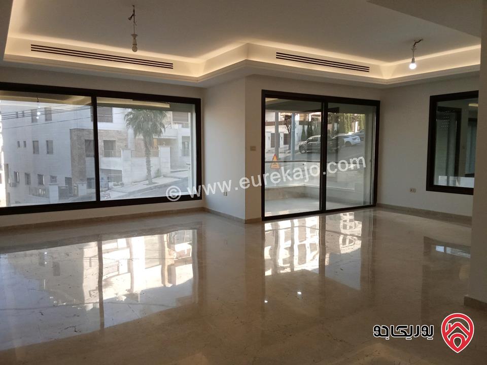 شقة مميزة مساحة 275م طابق أول للبيع في عمان - دير غبار 