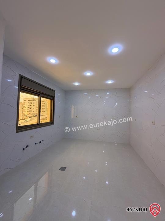 شقة طابق اول مساحة داخلية 150 متر سوبر ديلوكس للبيع في عمان - طبربور 