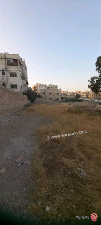 ارض مساحة 2 دونم و 56م للبيع في الزرقاء - وادي الحجر خلف السيفوي قرب مستشفى جبل الزيتون  