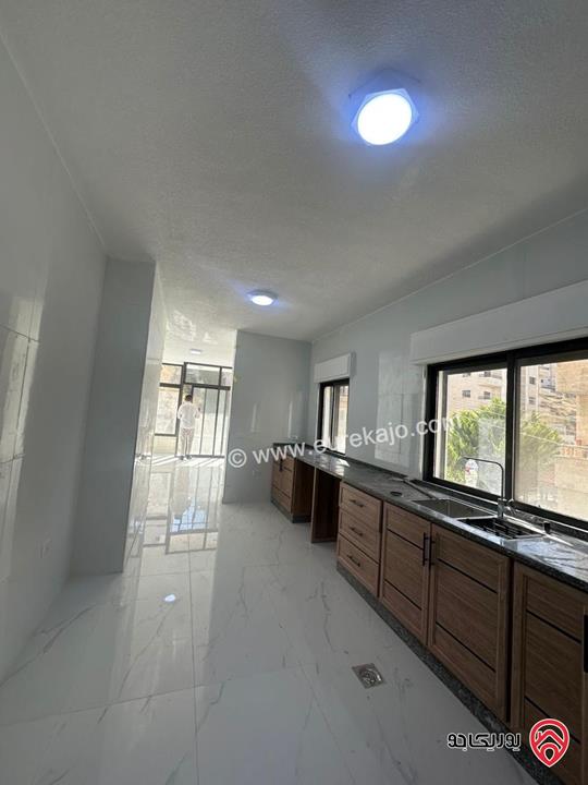 شقة فارغة طابق أرضي مساحة 160م للايجار في عمان - تلاع العلي 