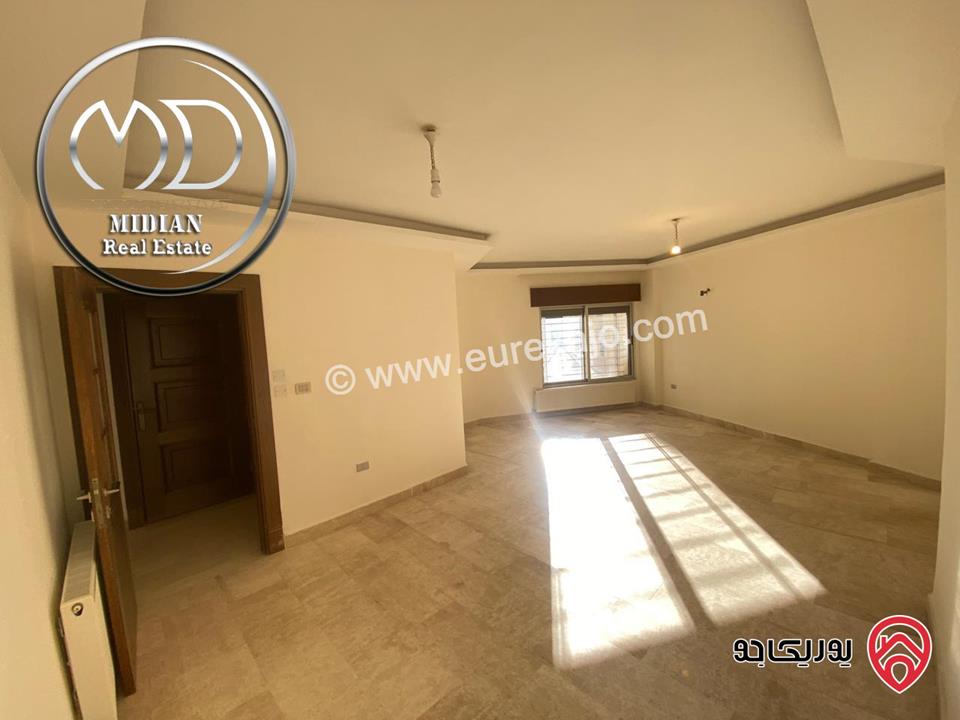 شقة ارضية فارغة للايجار في عمان - ام السماق مساحة 165م مع ترس و حديقة 130م تشطيبات و ديكورات سوبر ديلوكس جديدة لم تسكن بسعر مميز