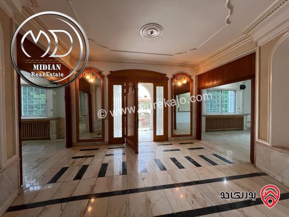 فيلا مستقلة فارغة أو مفروشة للايجار في عمان - ام السماق مساحة 750م مع تراسات و حدائق تصلح تجاري أو روضة أو حضانة