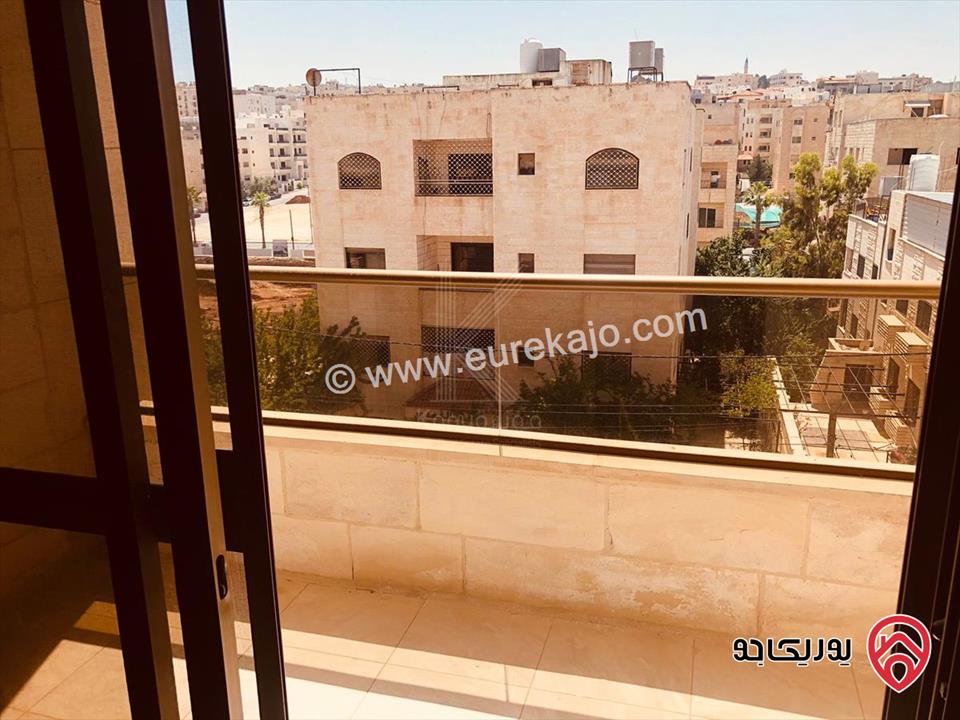 شقة مفروشة مميزة طابق ثالث مساحة 88م للبيع في عمان - شارع الجامعة