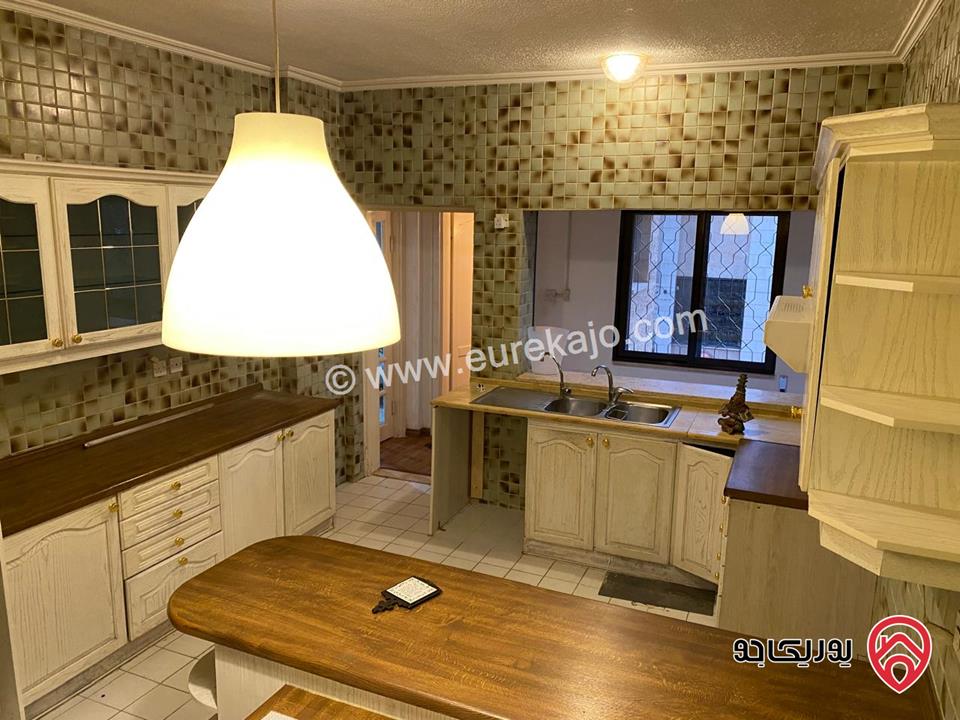 شقة طابق أول مساحة 228م للبيع في عمان - الصويفية