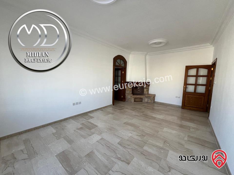 شقة فارغة للايجار في عمان - ام السماق مساحة 235م طابق ثالث تشطيبات سوبر ديلوكس اطلالة جميلة بسعر مميز جداً