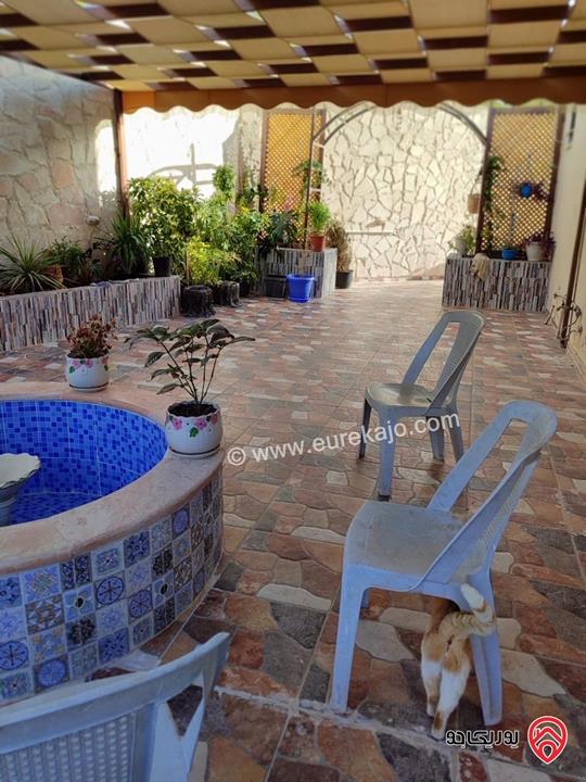 مزرعة مساحة 3 دونم + فيلا ريفية 220م للبيع في الزرقاء - صروت