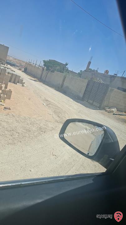 عمارة على أرض 120م للبيع في الزرقاء حي الامير محمد 