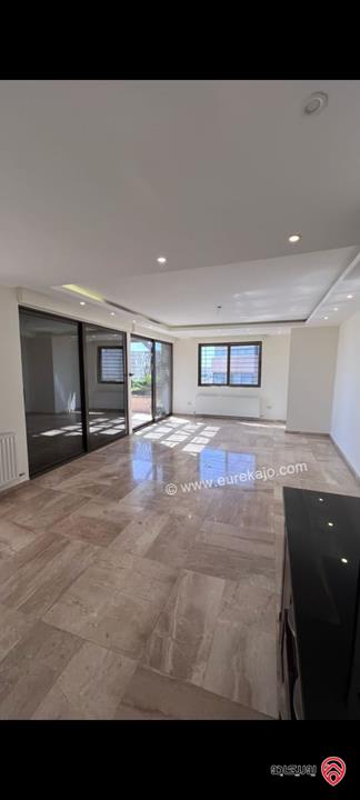 شقه فاخرة أخير مع روف مساحة 275م + 45م ترسات درج داخلي للبيع في عمان - ضاحية النخيل