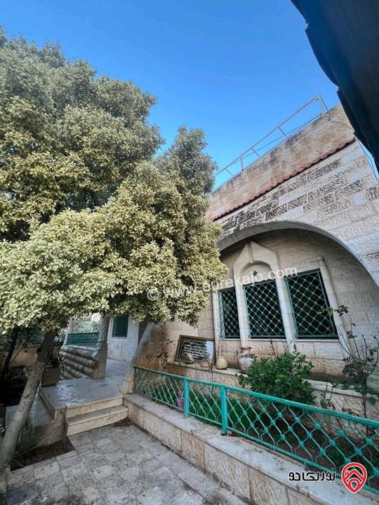 فيلا للبيع في الزرقاء - الزواهره حي الجبر مساحة 240م على أرض 461م