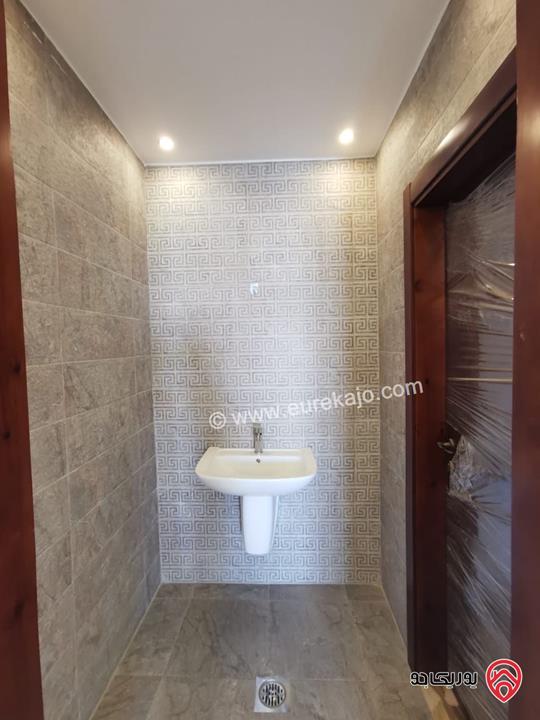 فيلا مع شقتين مساحة 800م على أرض 750م للبيع بإطلالة خلابة في عمان - بدر الجديدة من المالك مباشرة 