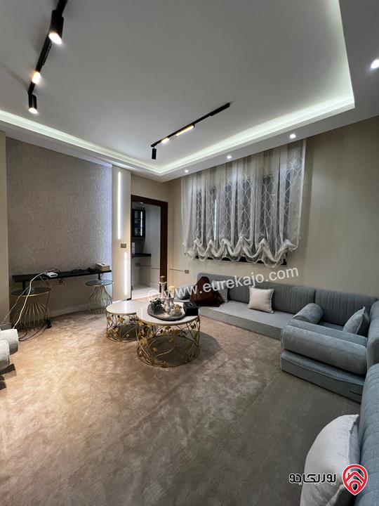 شقة طابق ثالث دوبلكس فاخرة مساحة 240م للبيع مفروشة في عمان - خلدا