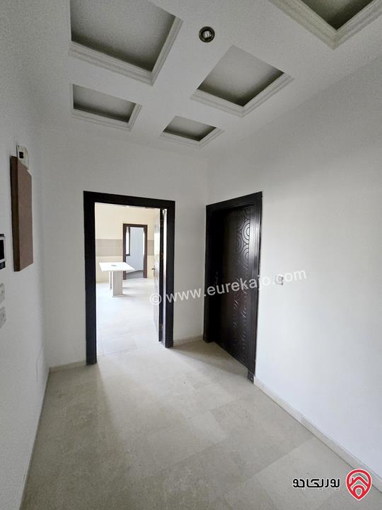 شقة ارضية طابقية مساحة 220 متر مع تراس 60م ومدخل خاص للايجار في عمان - عبدون