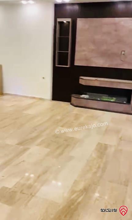 شقة طابق أرضي على مستوى الشارع مساحة 200م للبيع في عمان - خلدا 