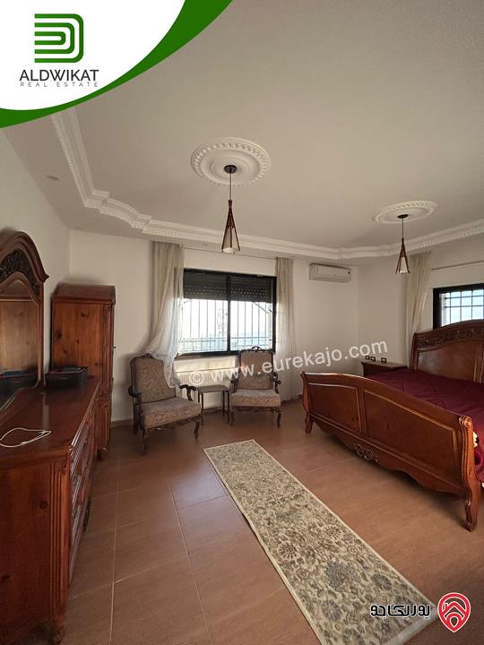 فيلا مستقلة مفروشة للبيع في عمان - ناعور مساحة الارض 1050م ومساحة البناء 1000م ومساحة الحديقة 400م ومساحة الترس 200م موقع اطلالة رائع ومميز