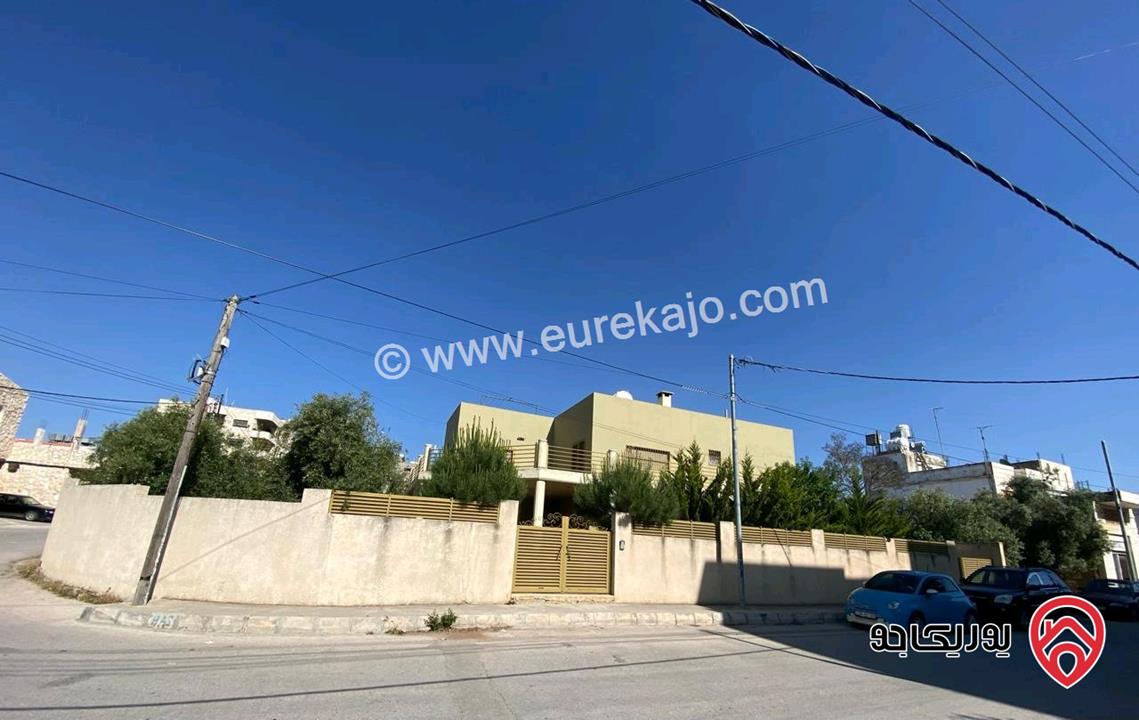 فيلا دوبلكس مساحة الأرض 650م ومساحة البناء 375م للايجار في اربد - الحصن