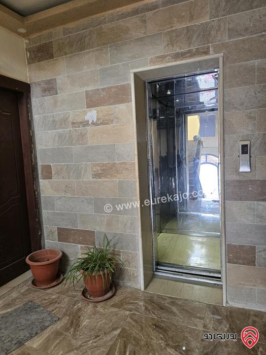 شقة طابق ثاني فني مساحة 137م للبيع في اربد 