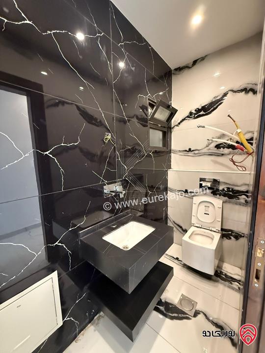 شقة مميزة مساحة 144م طابق أول للبيع في عمان - أبو نصير