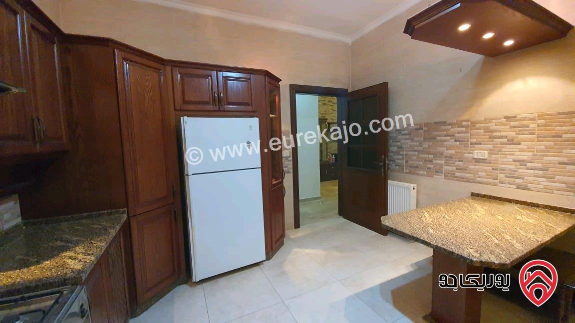 شقة شبه ارضية مساحة 190م داخلي و 200م خارجي فارغة للايجار في عمان - ضاحية النخيل