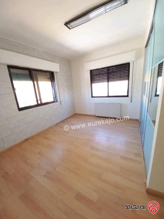 شقة طابق ثالث مساحة 160م للبيع في عمان - تلاع العلي