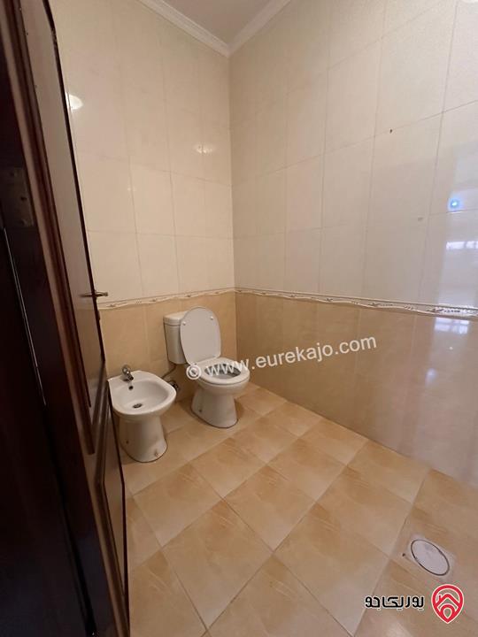 شقة طابق ثاني مساحة 220م للايجار في عمان - خلدا